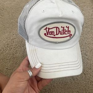 Von Dutch hat